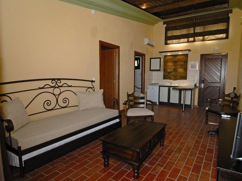 Kallisti Hotel بوتوس المظهر الخارجي الصورة